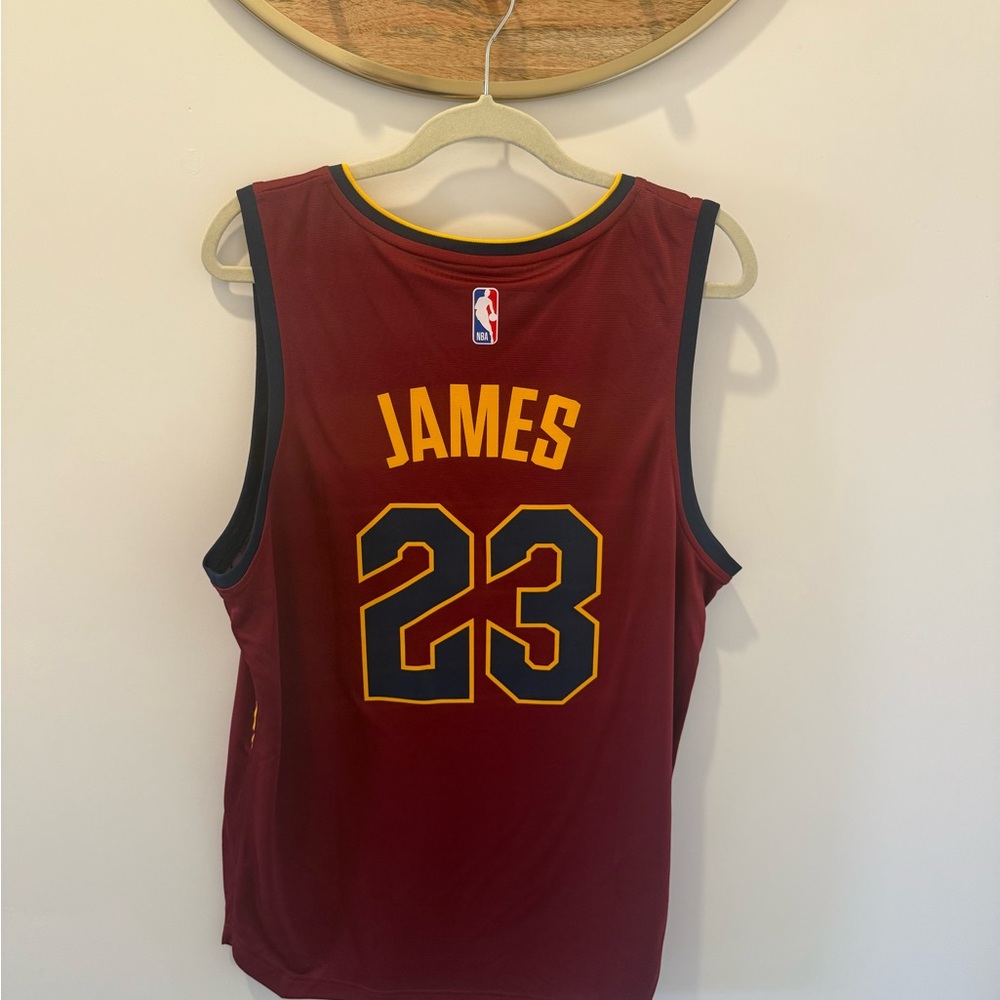 Fanatics LeBron James Cleveland Cavaliers Jersey - Picture 2 of 3